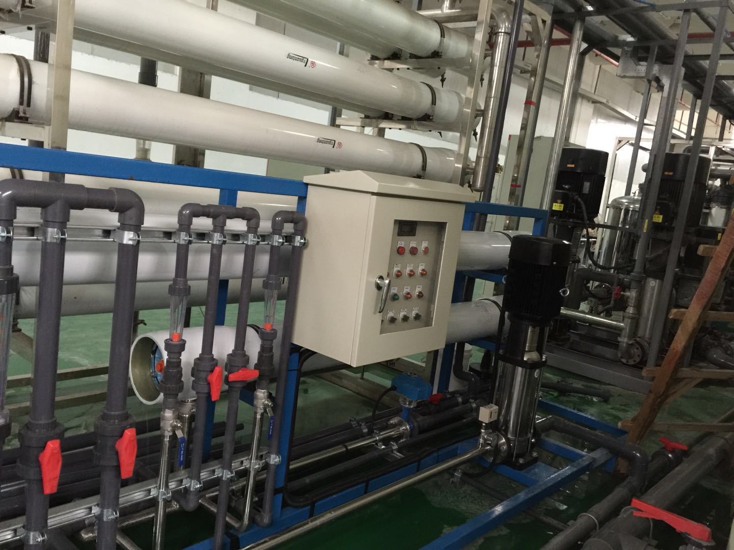 小型超純水設備 小型超純水設備